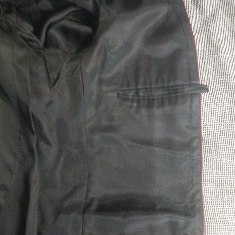 AGGAT IMPERIAL Sophisticated Charcoal Blazer for Men - Picture 10 of 13